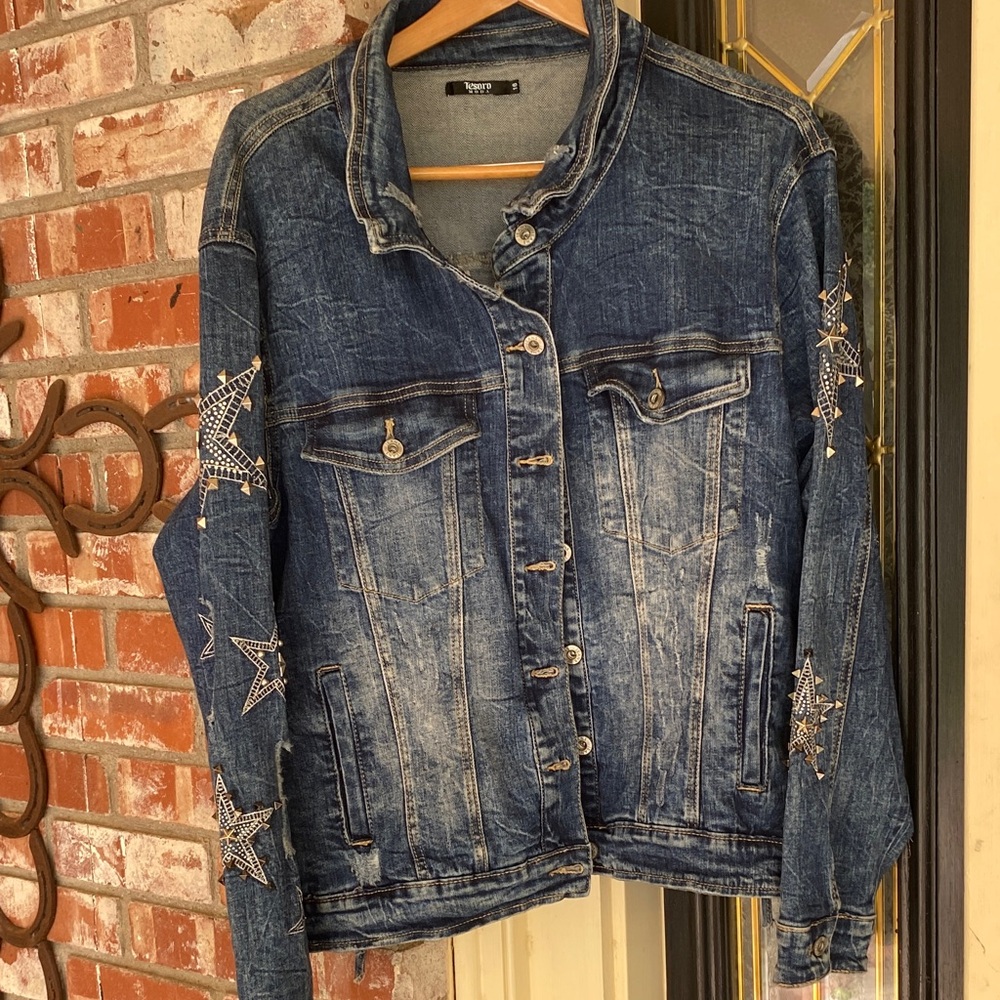 Jean jacket with shinny starts. - Picture 2 of 5